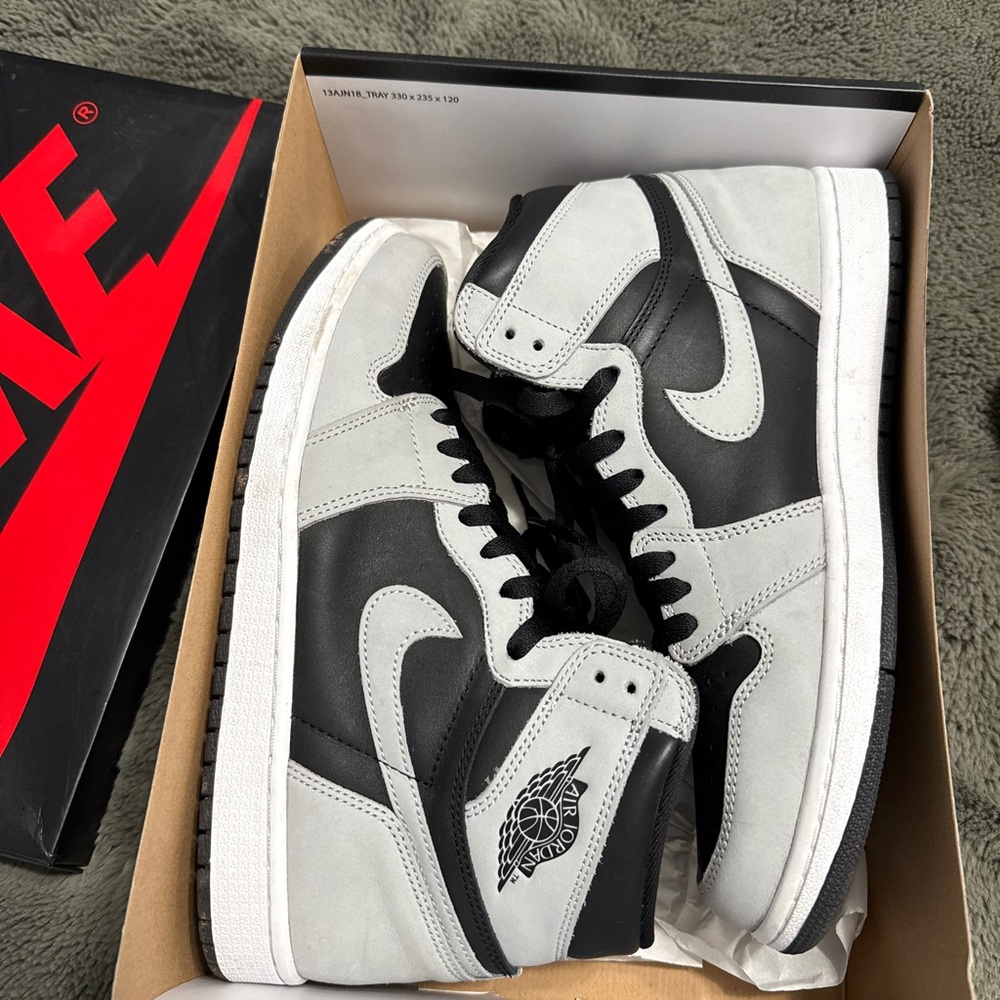 Jordan 1 Shadow - Worn Once